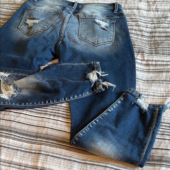 KanCan Signature Denim Jeans - Picture 8 of 8